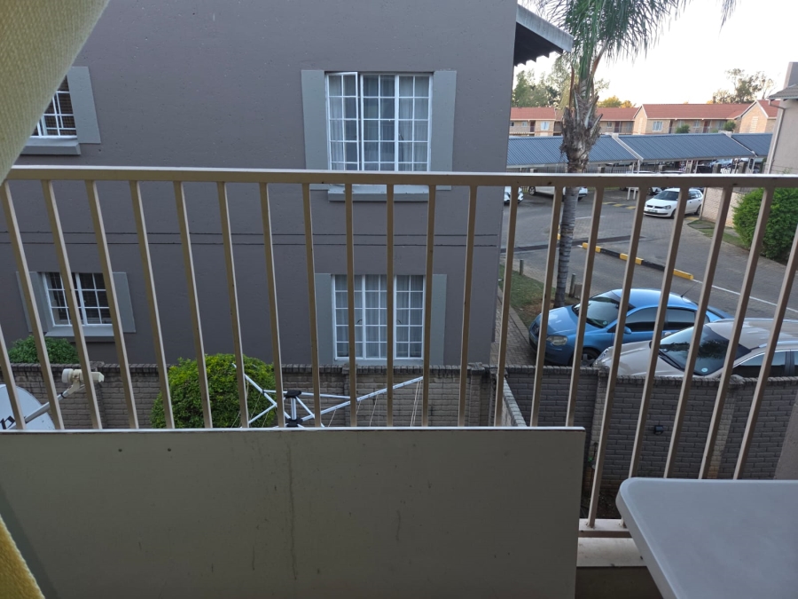 2 Bedroom Property for Sale in Waterval East North West